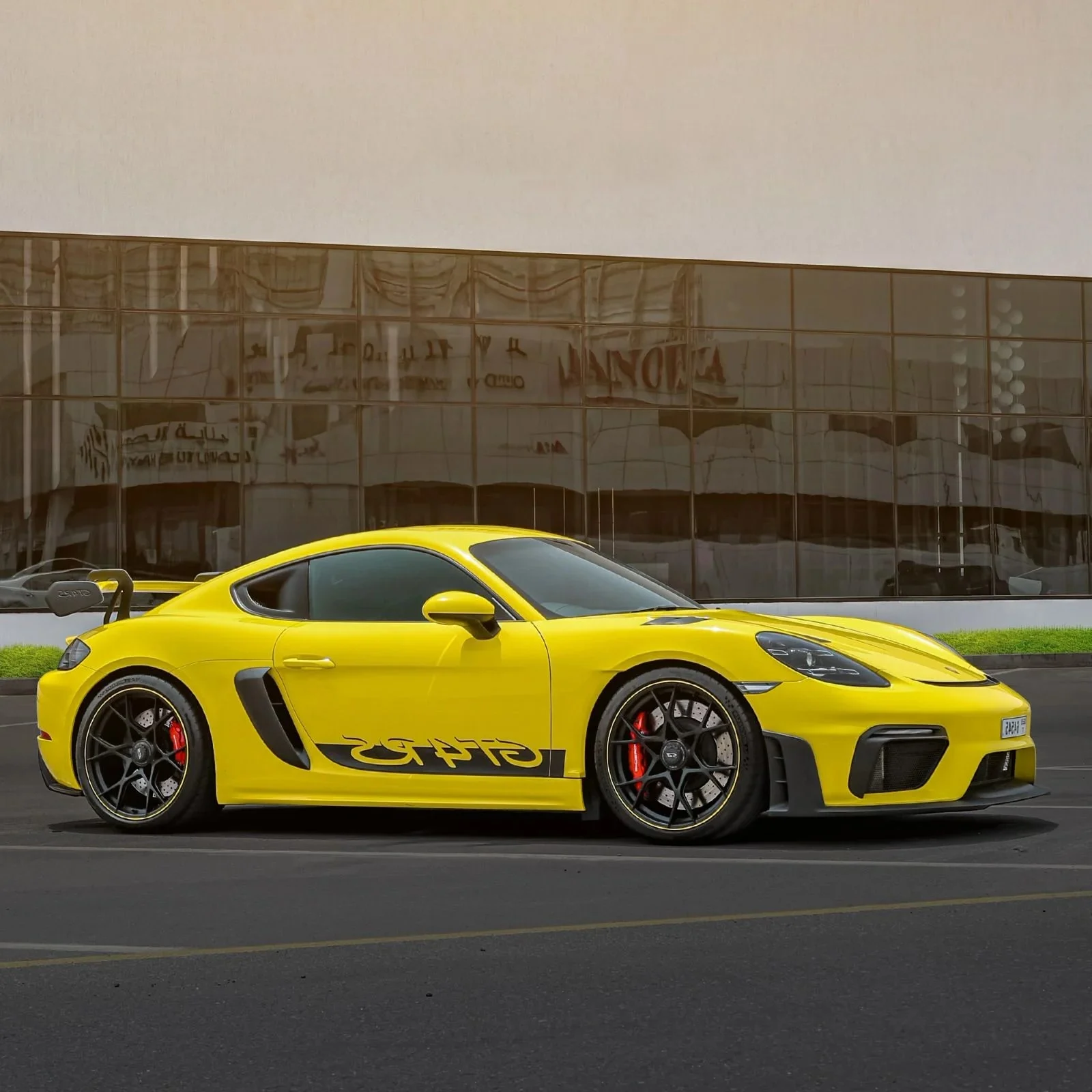 Porsche GT4 RS